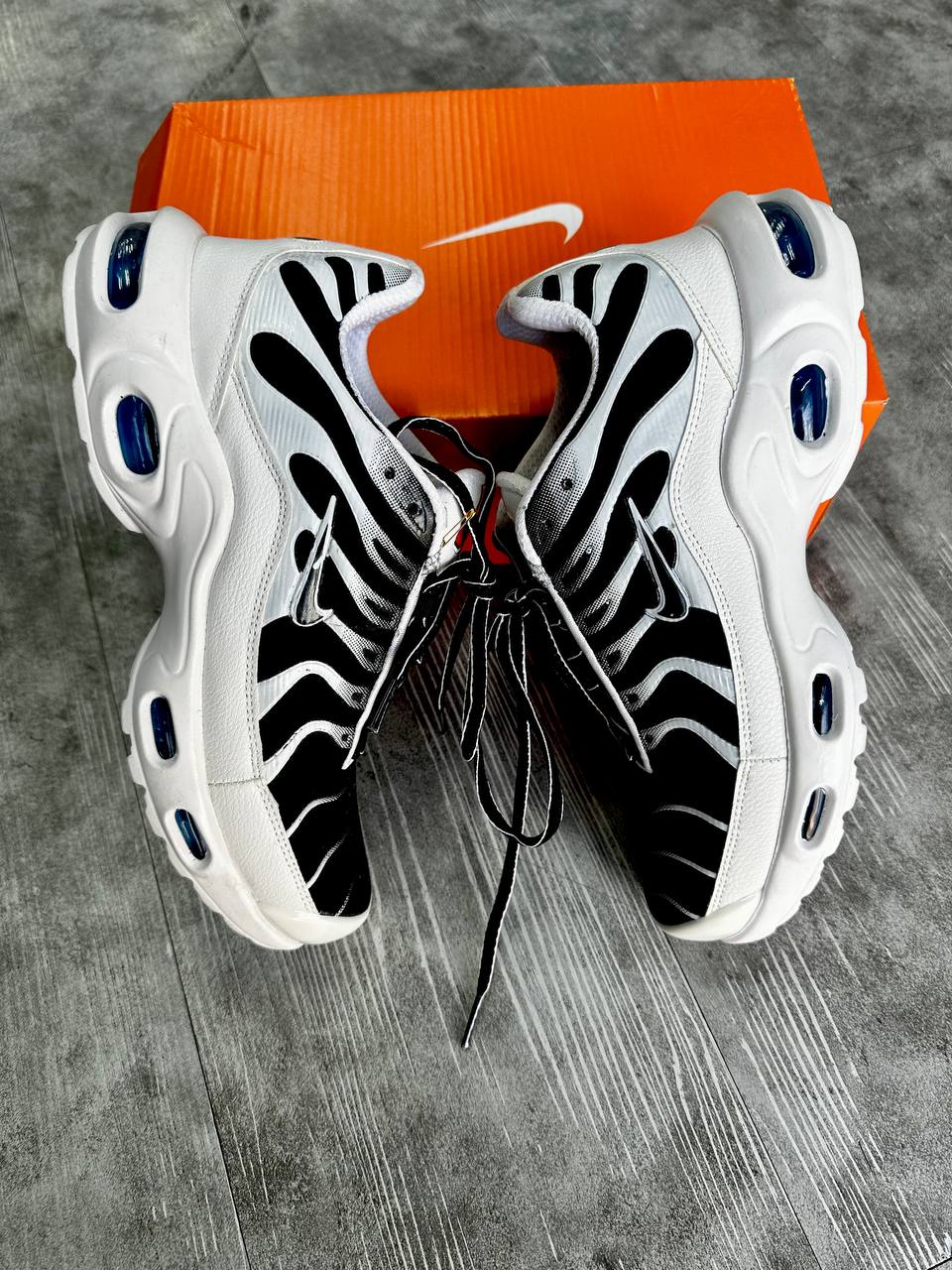 Nike Air Max TN Plus نایک ایر مکس تی ان پلاس